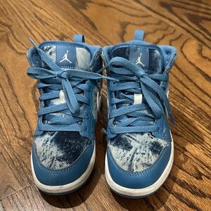Jordan Kids Sneakers in Blue and White